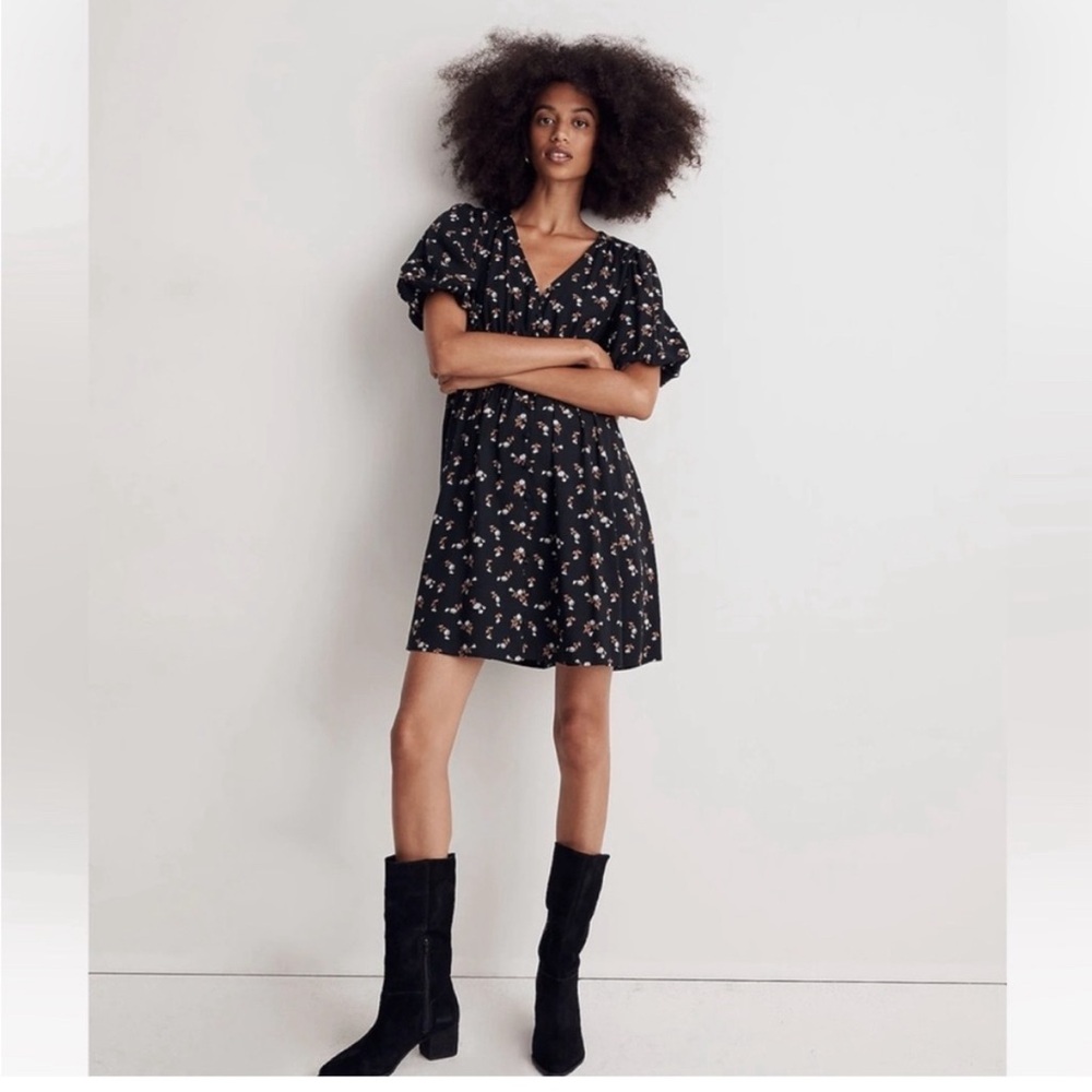 Challis Sophia Mini Dress is
Woodland Floral M